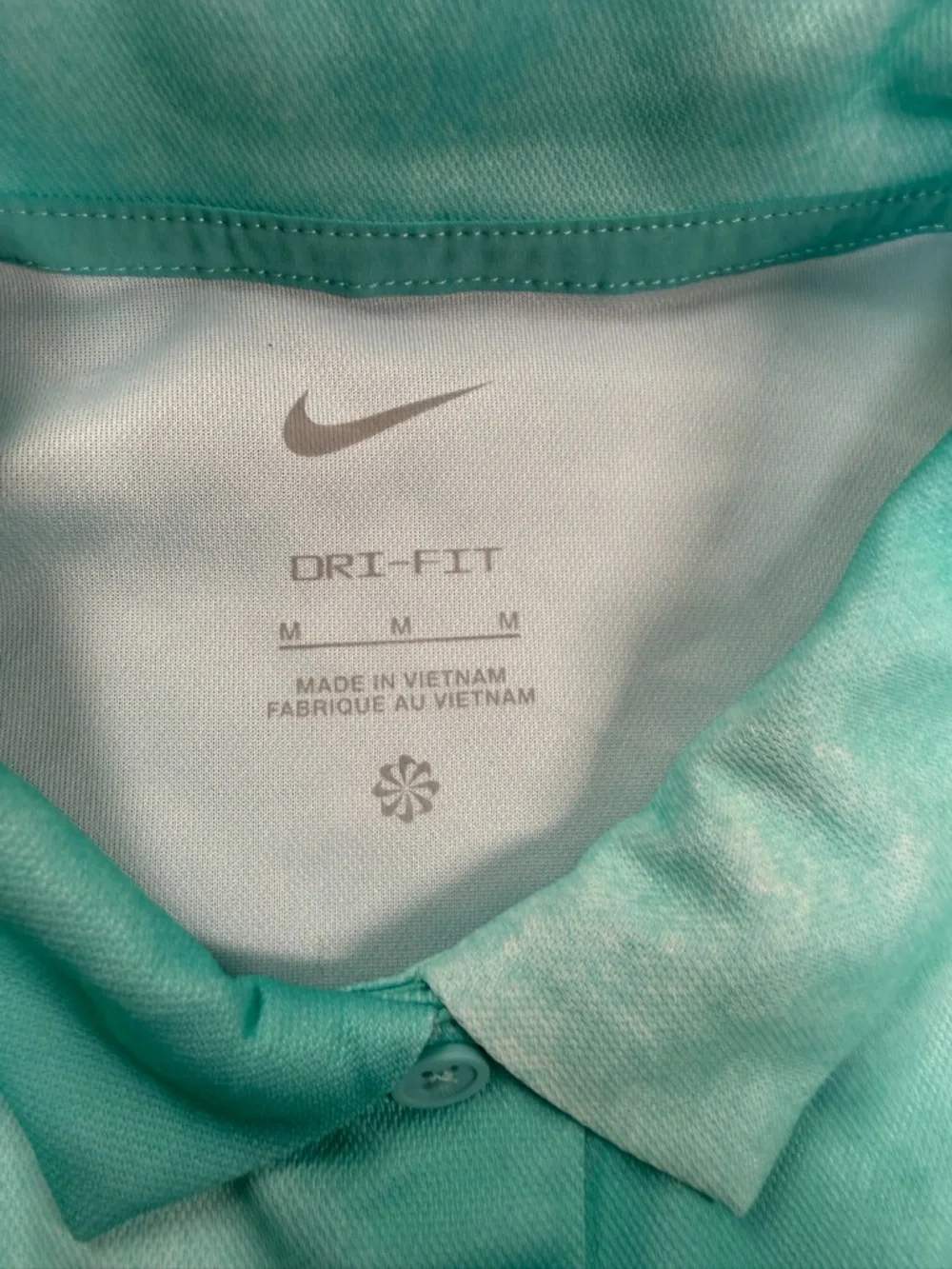 Nike Golf Women's Teal Short-Sleeve Button-Down Polo with Black Swoosh Size M - Picture 3 of 14